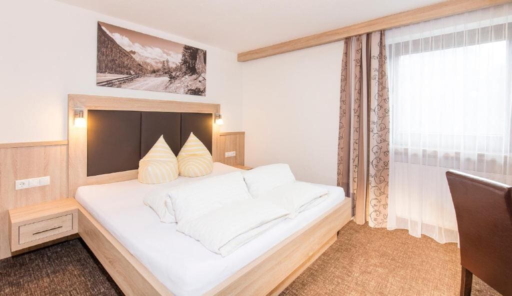 Small double room without balcony room - Image 3