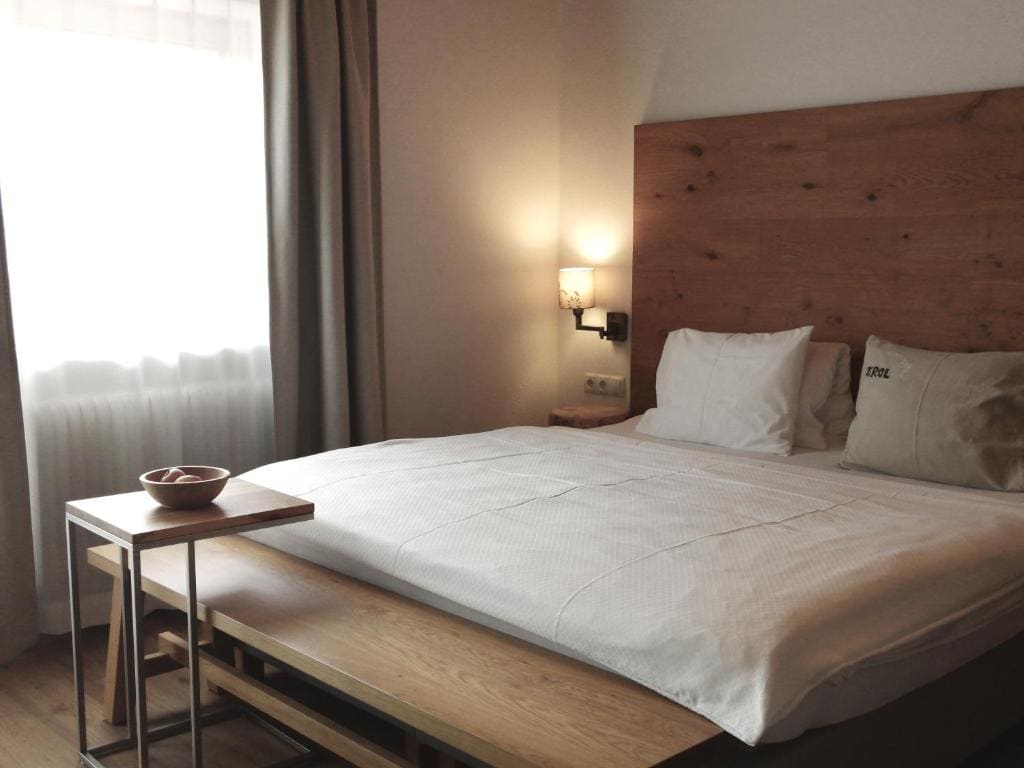 Double Room with Balcony room - Image 3