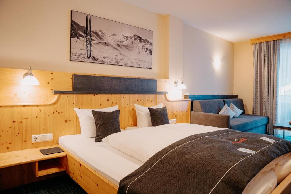Comfort Double Room with Balcony room - Image 1