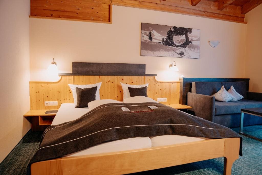 Comfort Double Room with Balcony room - Image 2