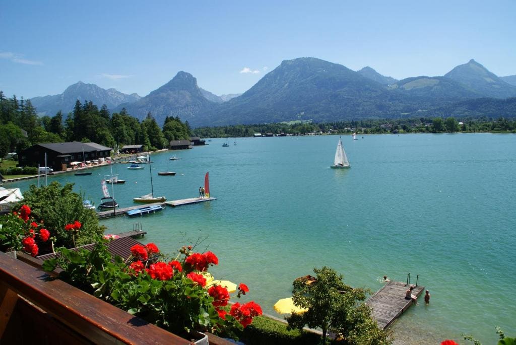 Double Room with Balcony and Lake View room - Image 1
