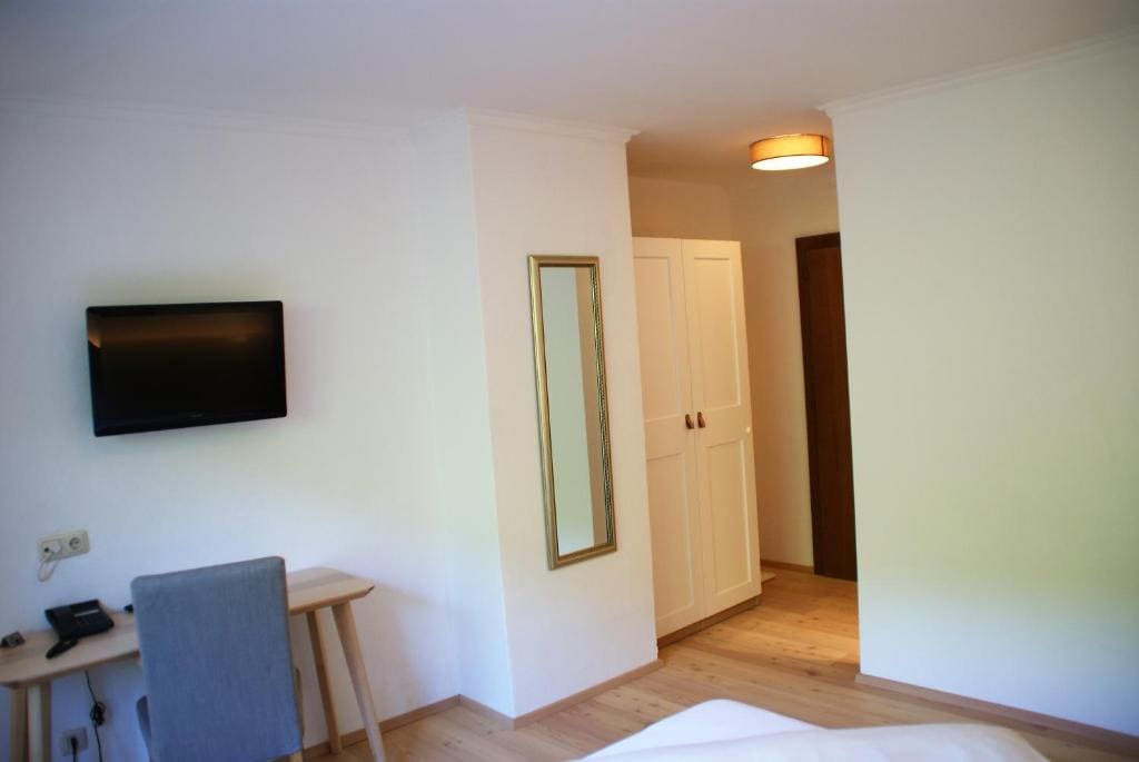 Double Room with Mountain View room - Image 2