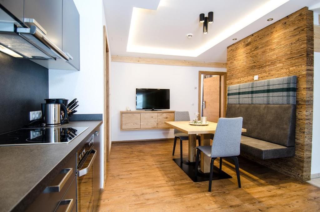 Penthouse Apartment room - Image 1