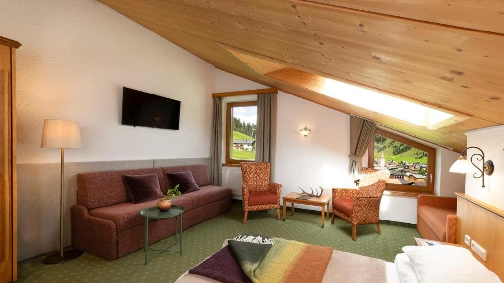 Double Room with Mountain View room - Image 3