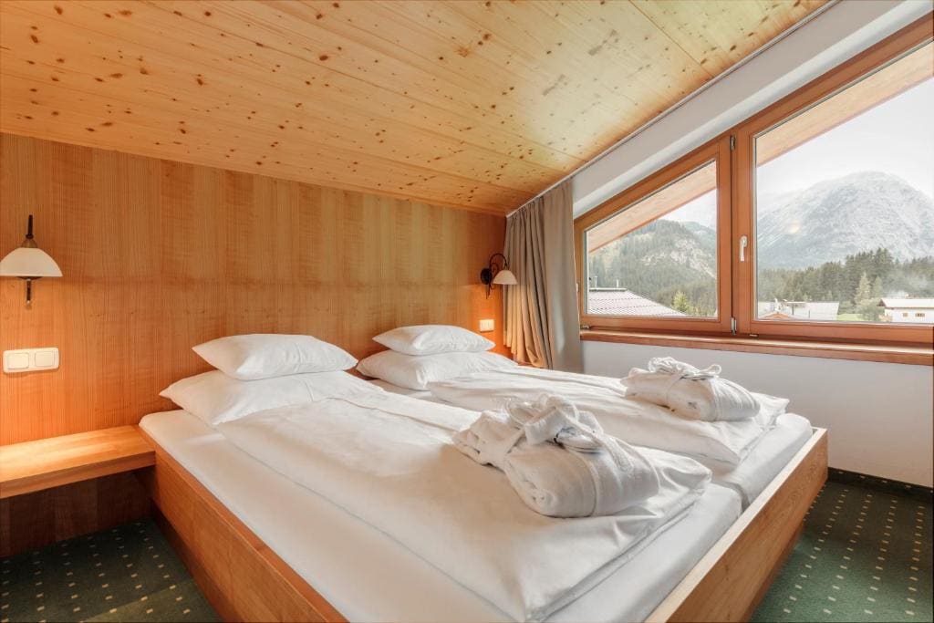 Apartment with View and Balcony room - Image 1