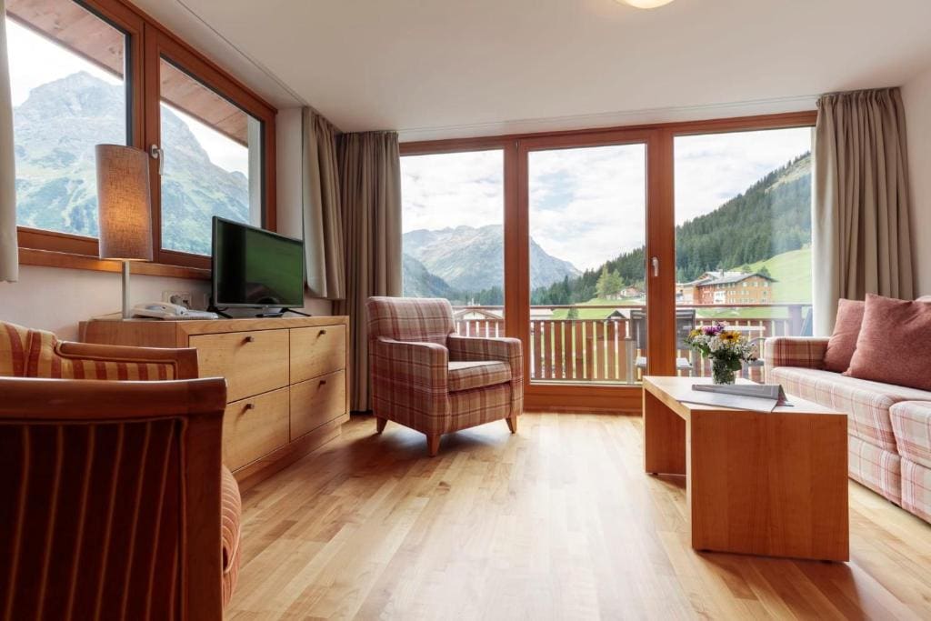 Classic Suite with Balcony room - Image 1