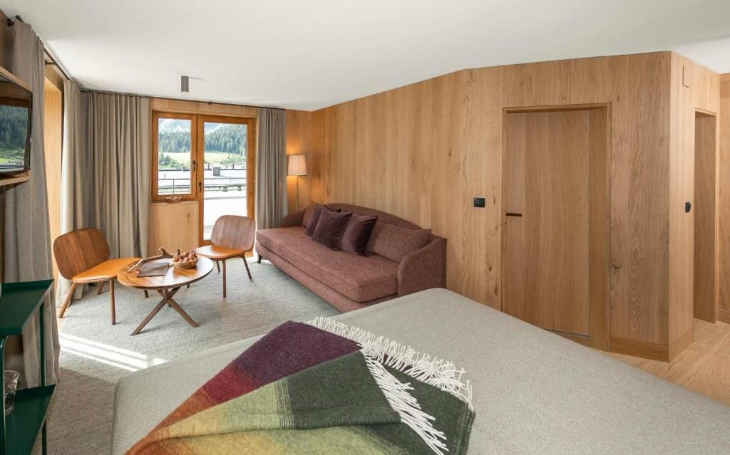 Deluxe Double Room (2 Adults + 1 Child) room - Image 1
