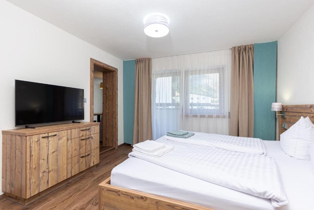Apartment with Terrace room - Image 3