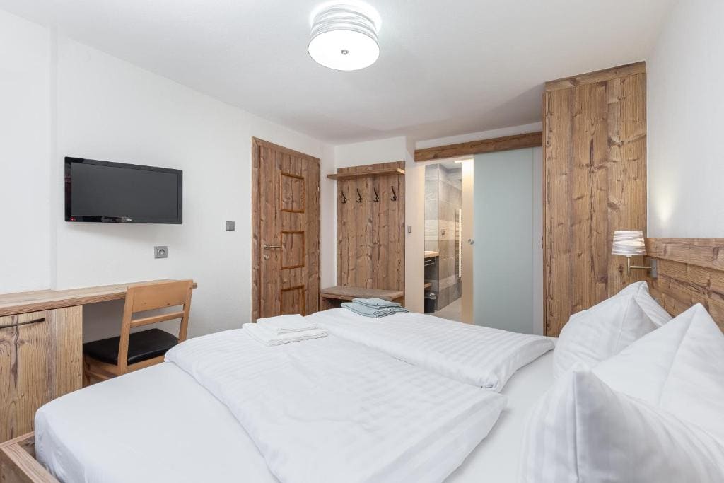 Three-Bedroom Apartment room - Image 3
