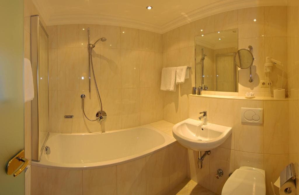 Family Room room - Image 2
