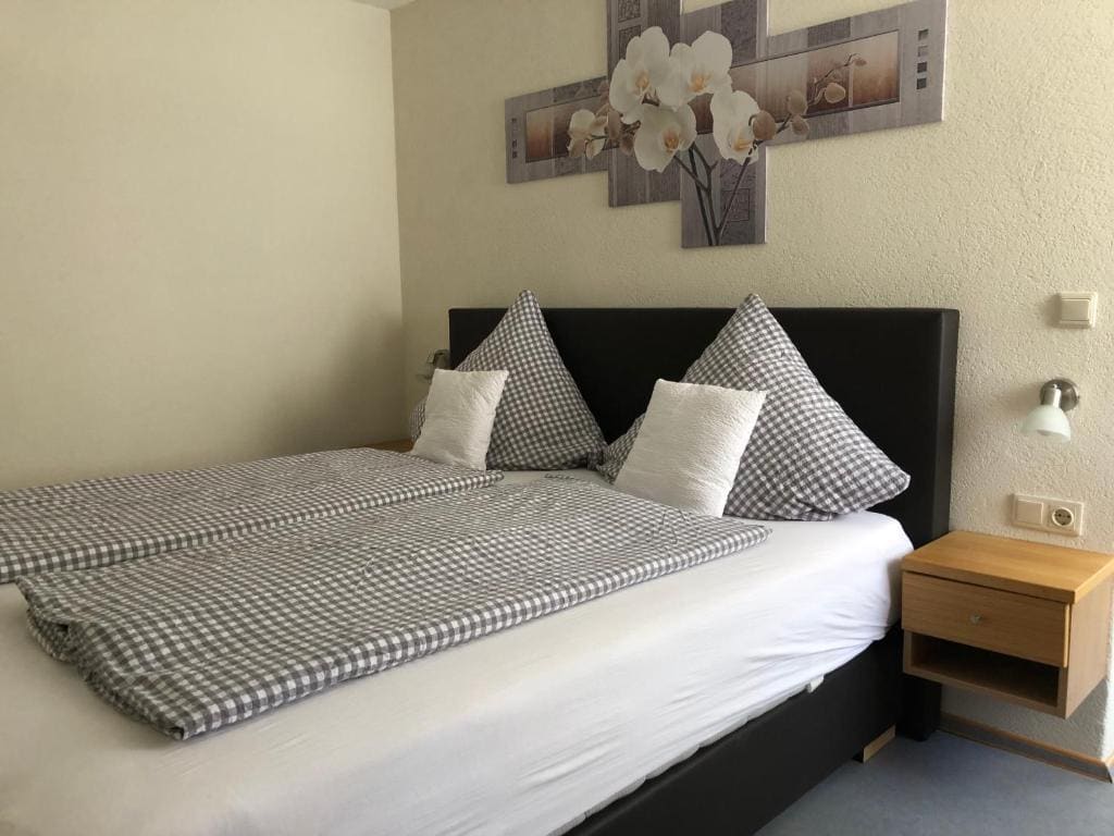 Deluxe Double Room with Balcony room - Image 1