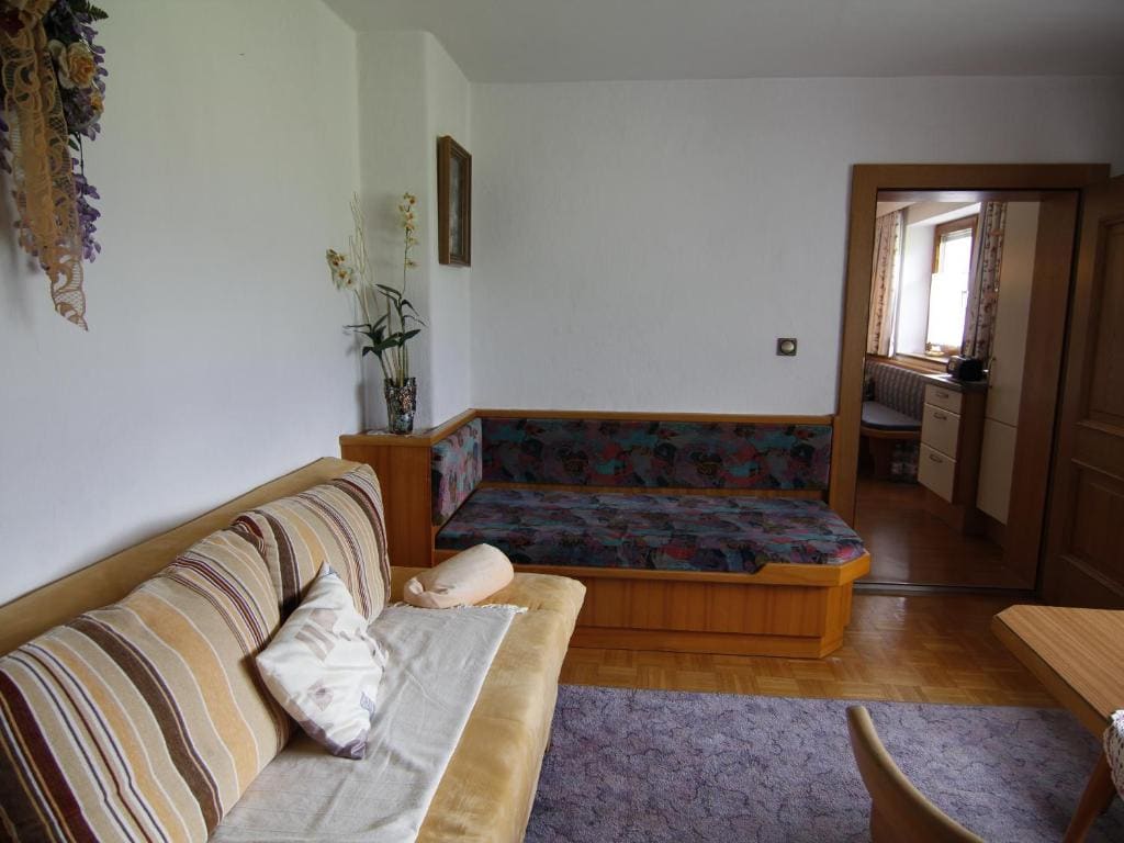 Room room - Image 3