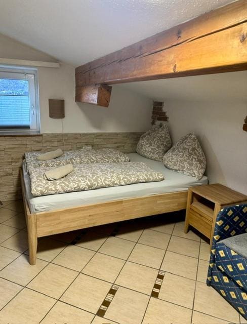 Family Room room - Image 3