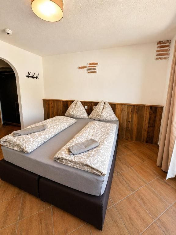 Budget Double Room room - Image 2