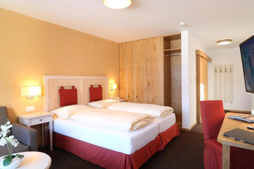 Double Room with Balcony Sonnblick room - Image 1