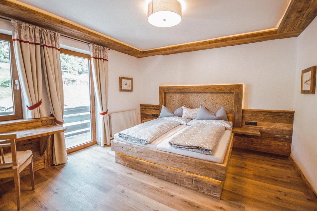Deluxe Double Room room - Image 1