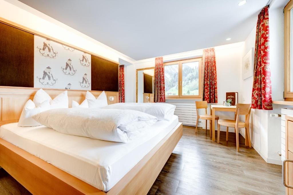 Double Room with Balcony room - Image 1