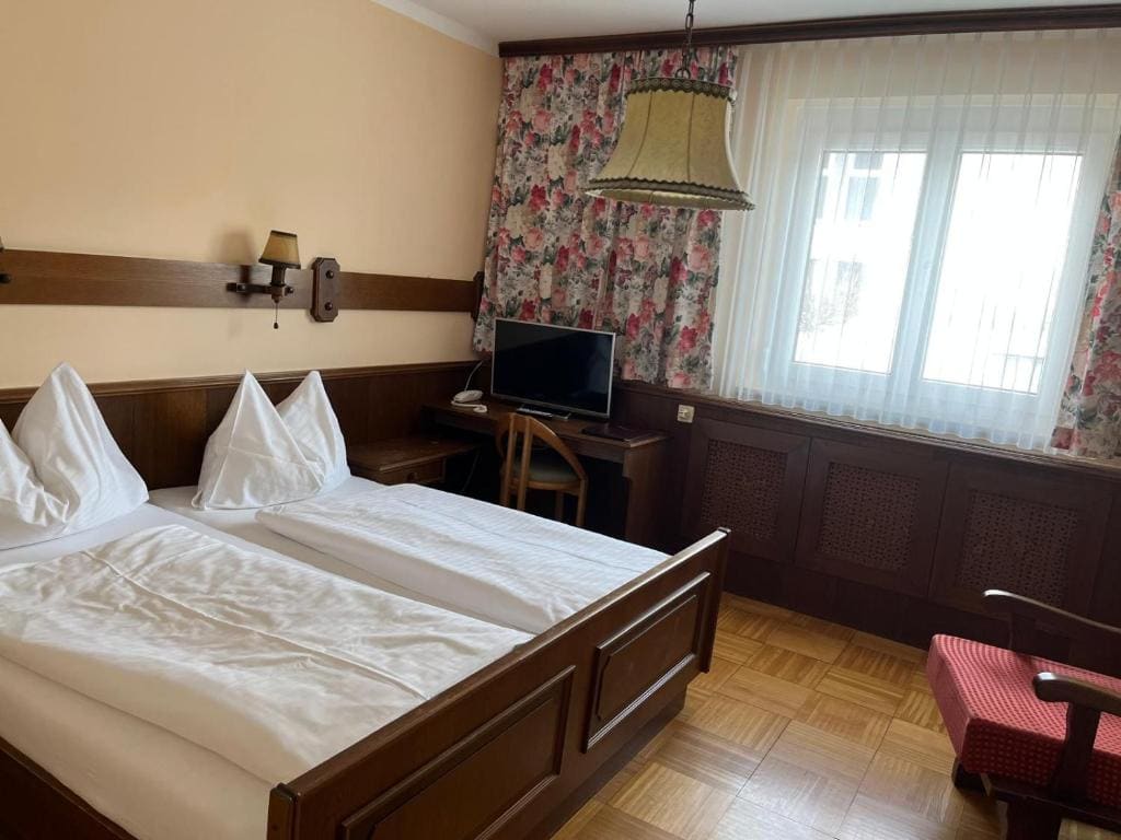 Budget Double Room room - Image 2
