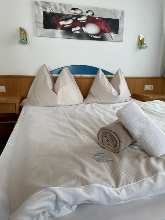 Standard Double Room room - Image 3
