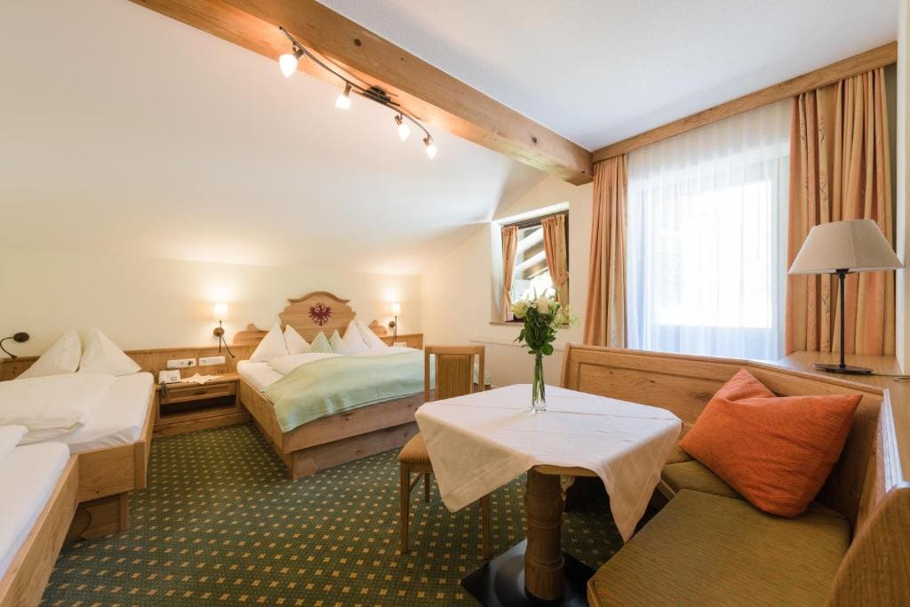 Quadruple Room room - Image 2