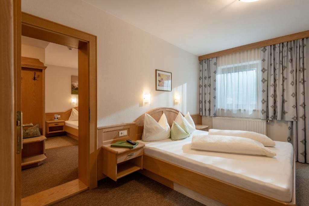 Suite room - Image 1