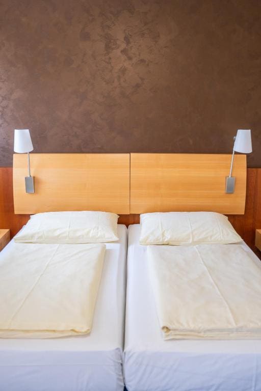 Double Room with Balcony room - Image 1