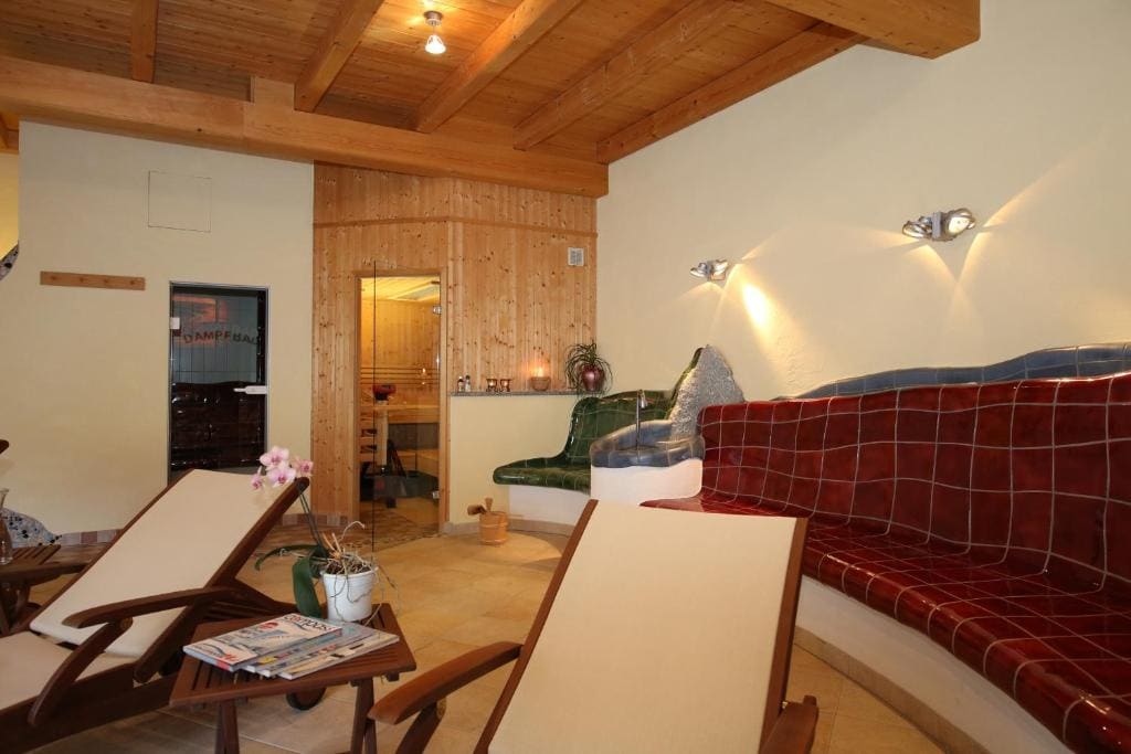 Family Room with Balcony room - Image 1