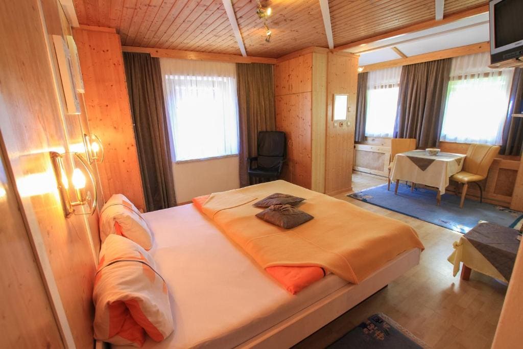 Double Room with Balcony room - Image 1