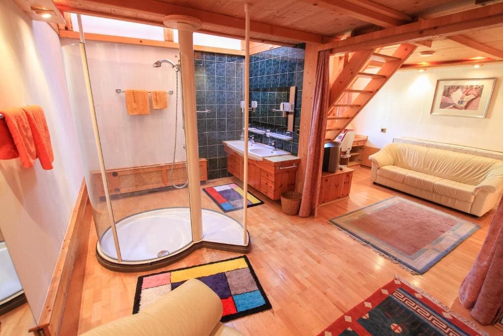 Large Double Room room - Image 3