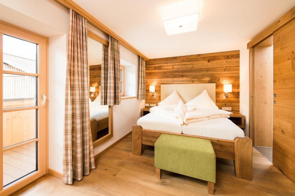 Double Room with Balcony room - Image 3