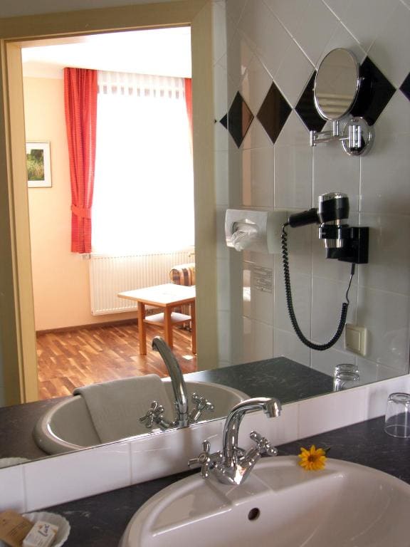 Standard Double Room room - Image 2