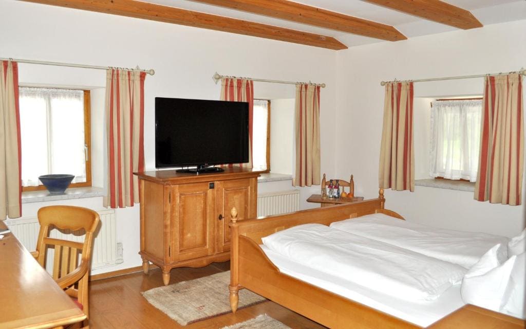 Double Room with Garden View room - Image 2