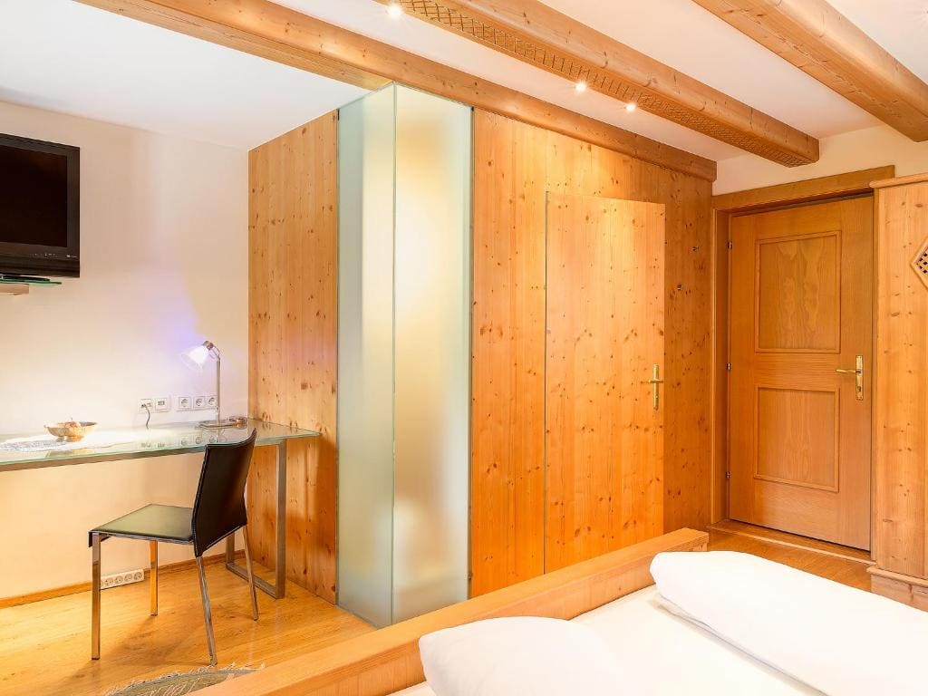 Double Room with Garden View room - Image 1