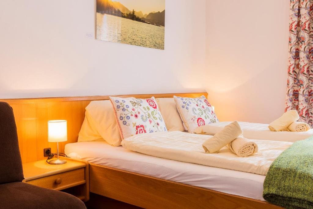 Double Room with Garden View room - Image 2