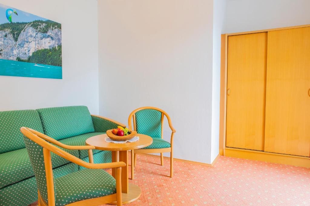 One-Bedroom Apartment with Balcony room - Image 2
