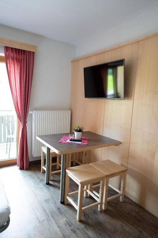 One-Bedroom Apartment room - Image 3