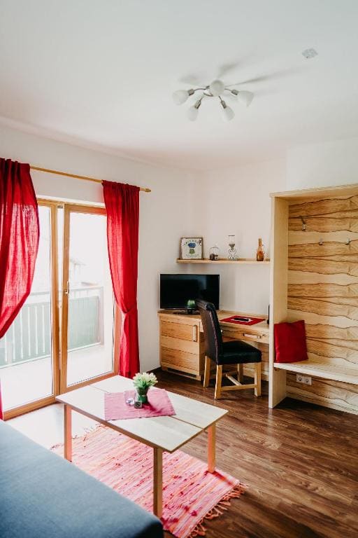 One-Bedroom Apartment with Balcony room - Image 3
