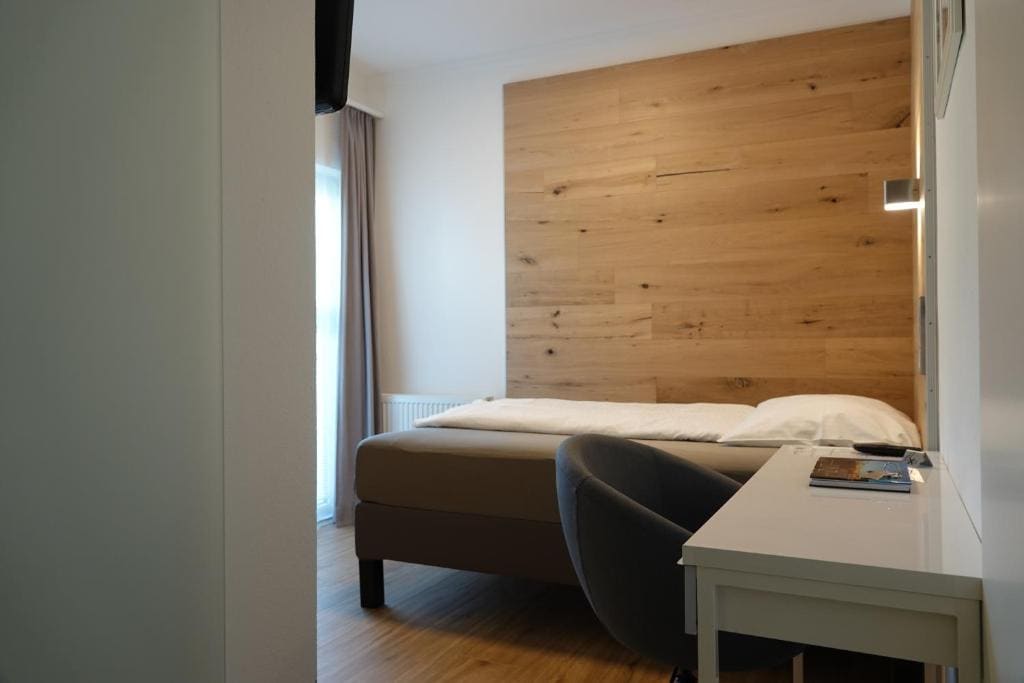 Standard Single Room with Shower room - Image 1