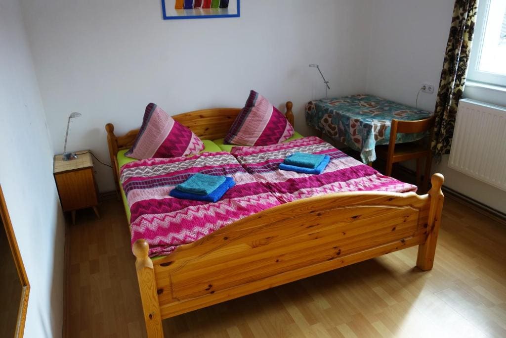 Double Room with Shared Bathroom room - Image 2