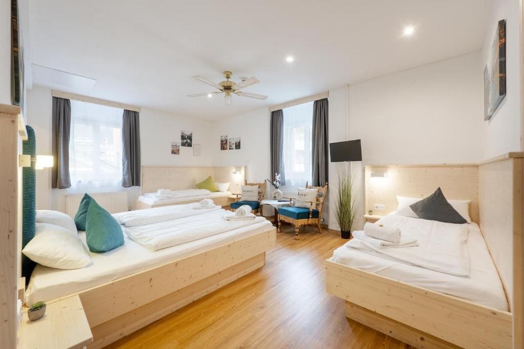 Quadruple Room room - Image 2