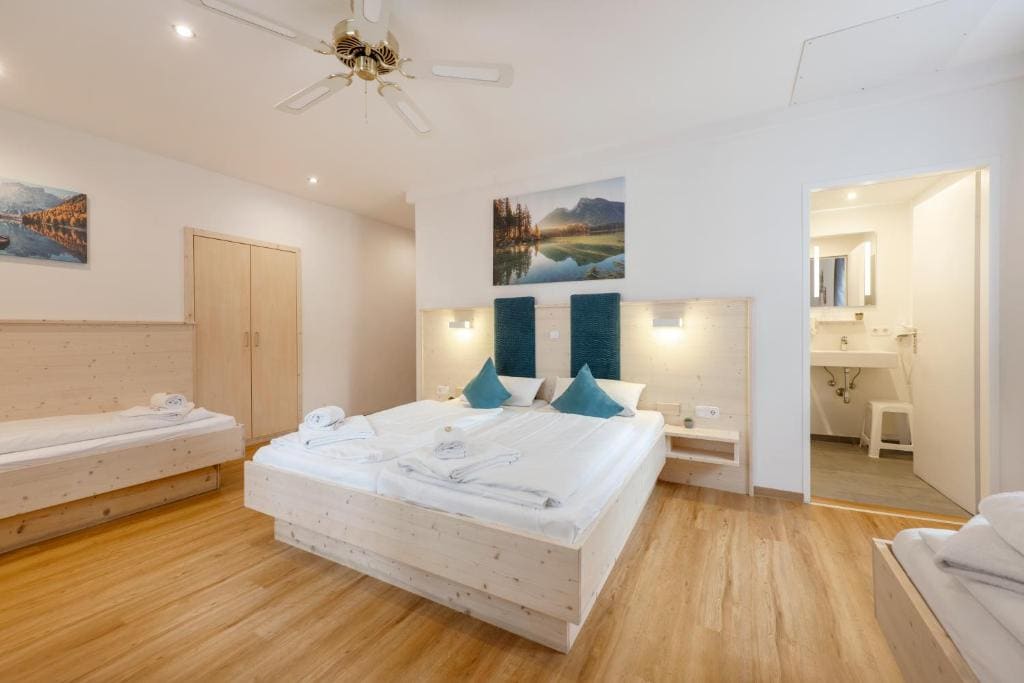 Quadruple Room room - Image 3