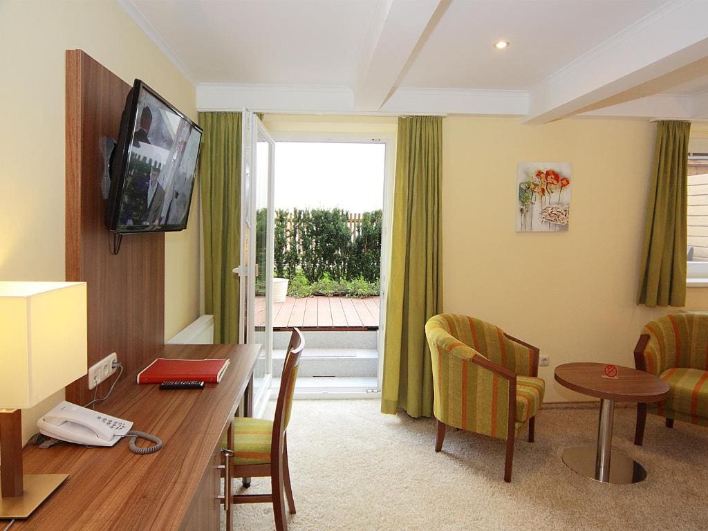Double or Twin Room with Terrace room - Image 3
