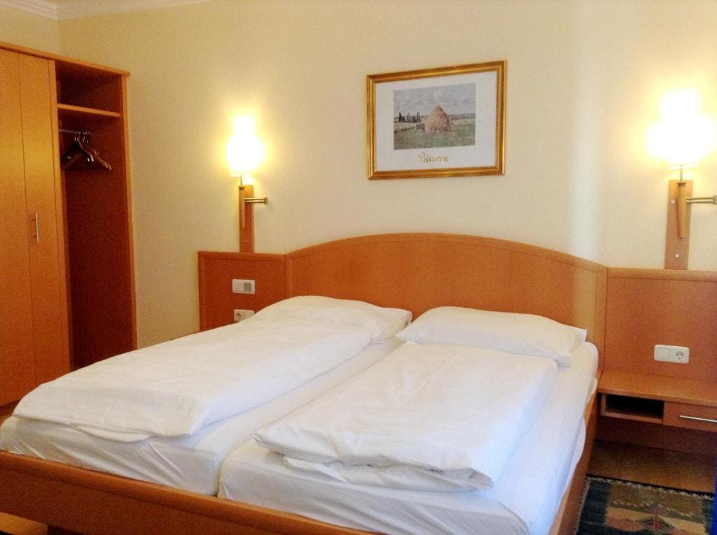 Quadruple Room room - Image 1