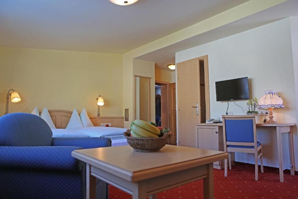Double Room with Mountain View room - Image 3