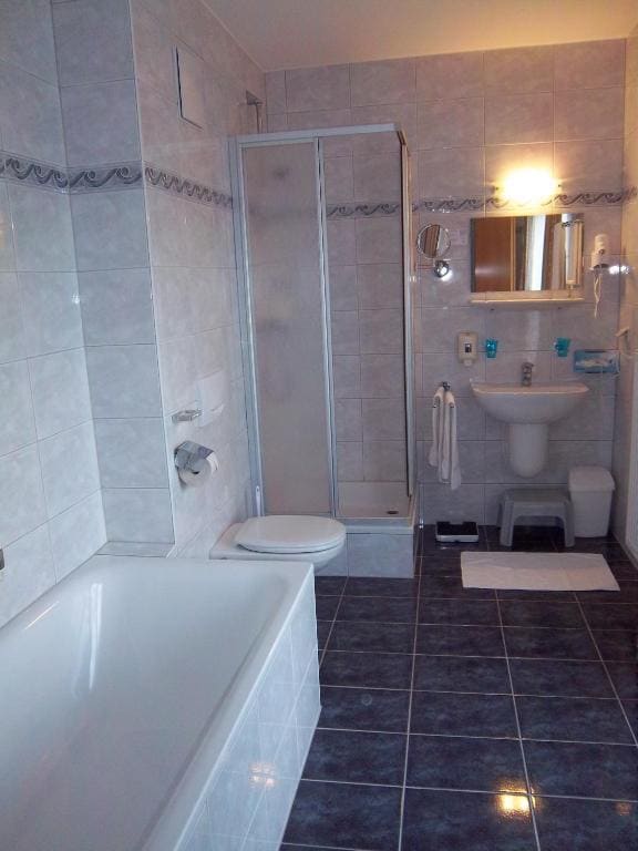 Suite room - Image 3