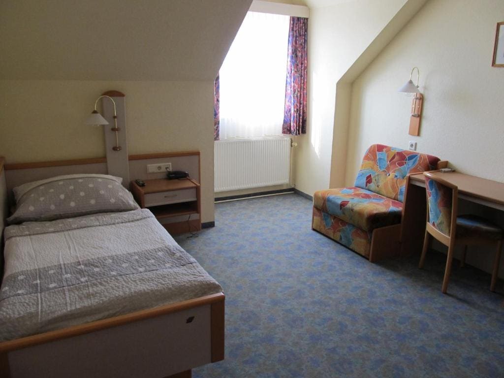 Single Room with Private Bathroom room - Image 1