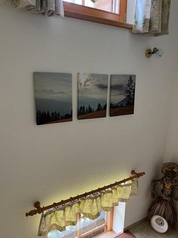 Apartment with Mountain View room - Image 3