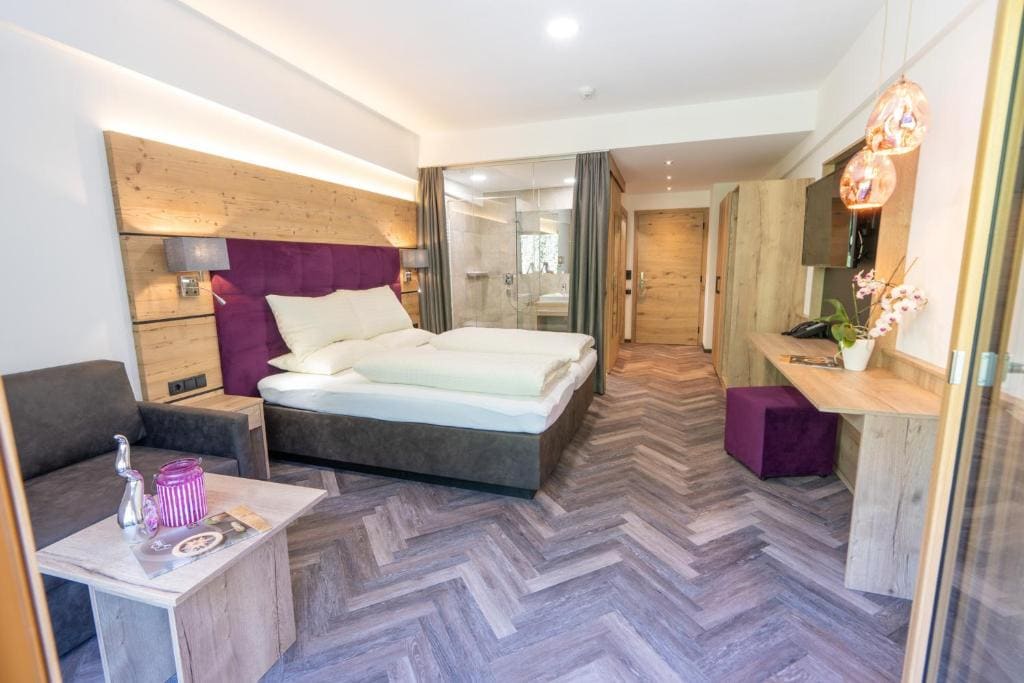 Double Room with Mountain View room - Image 3