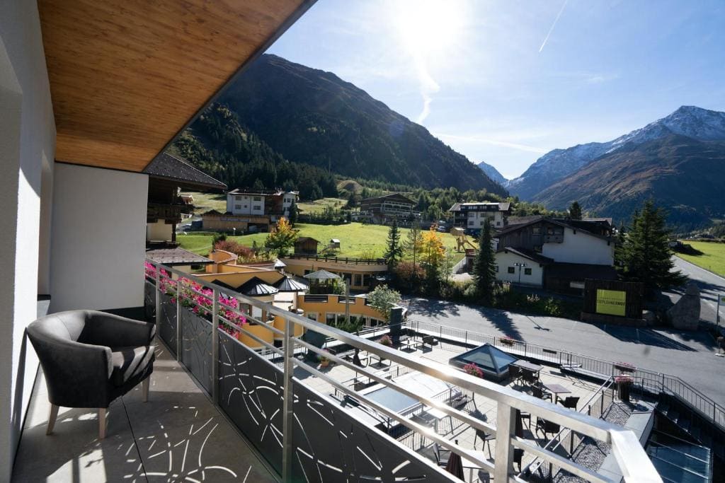 Suite with Mountain View room - Image 2