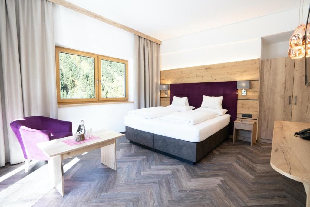 Superior Double Room Tirol room - Image 1